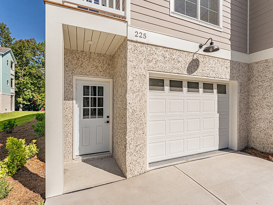 225 Olive Shell Ct
