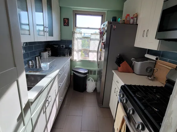 971 Jerome Street image 9 of 10