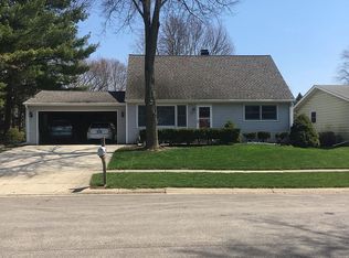 347 Hawthorne St, Elgin, IL 60123