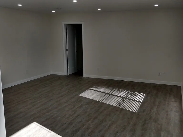 717 Strand St #4 — Photo 2