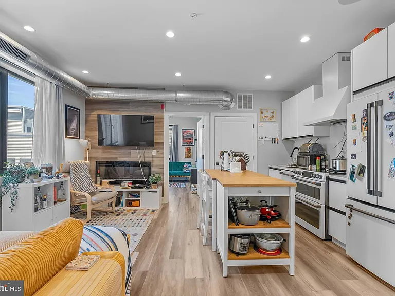 1612 Cambridge St #407 — Photo 3