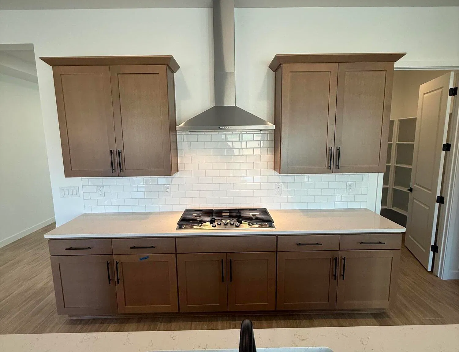 4 bed, 3.0 bath, 2500 sqft, $3,000 — Photo 3