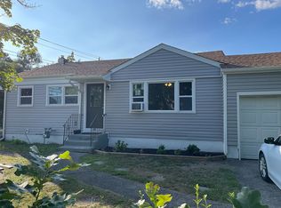351 Old Country Rd, Deer Park, NY 11729