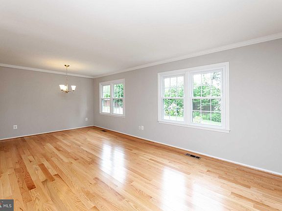 4th image of 5307 Greenough Pl