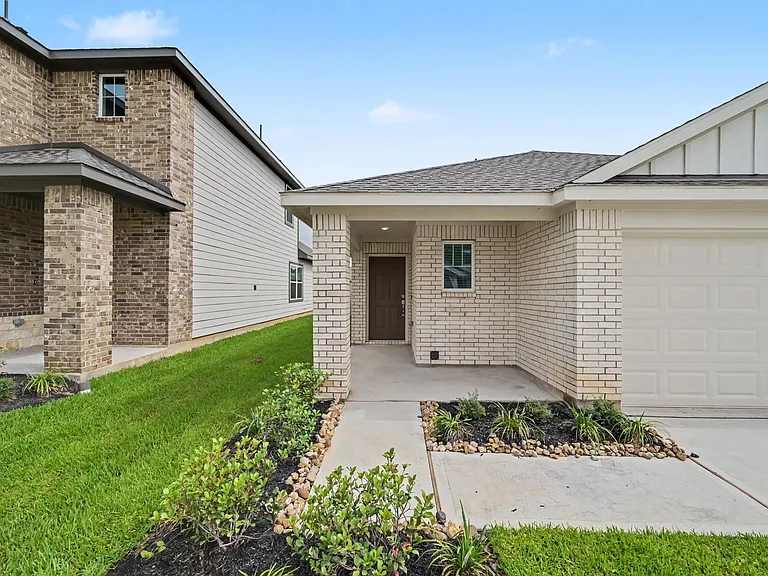 25260 Leather Leaf Ct — Photo 2