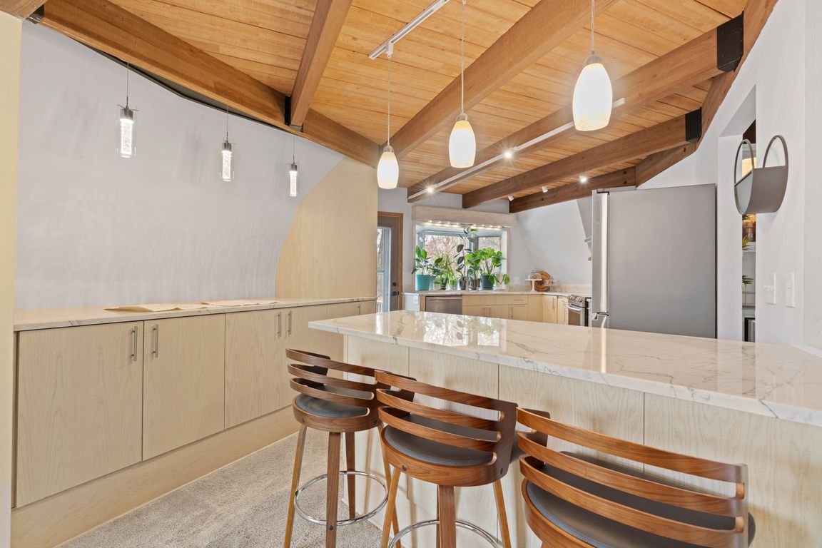 next background image