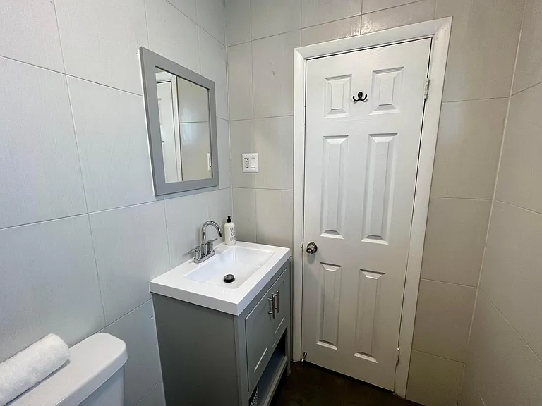 2356 SW 18th St #2 — Photo 10