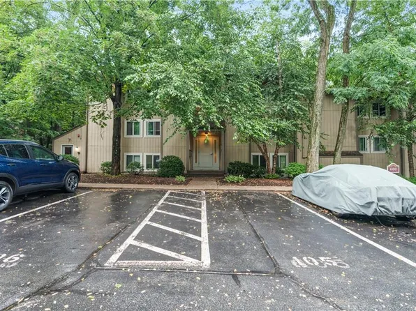 400 New River Rd APT 611, Lincoln, RI 02838