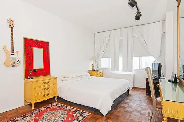 Rented by Anchor Associates | media 2
