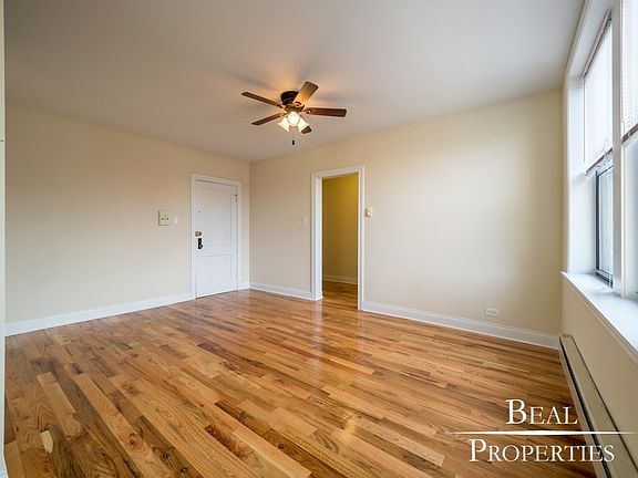 5th image of 818 W Diversey Ave #818B