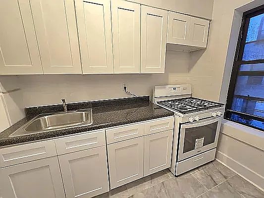 3rd image of 2530 Ocean Ave #D11