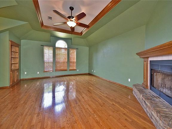 5th image of 2916 SW 124th Ct