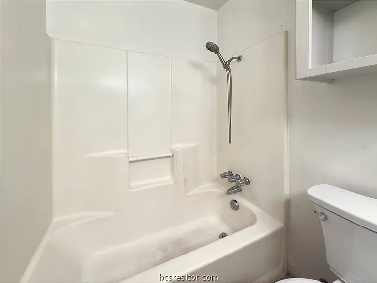 3003 Highwood Ln — Photo 10
