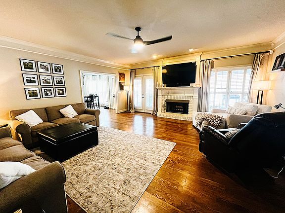 2nd image of 621 Wisteria Way