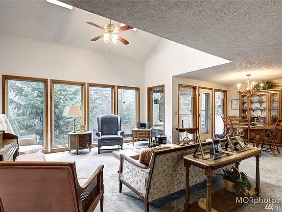 5th image of 36015 NE 31st Cir