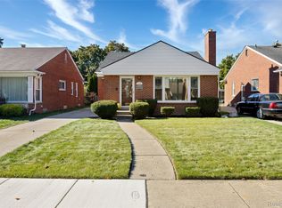 147 Robindale Ave, Dearborn, MI 48128
