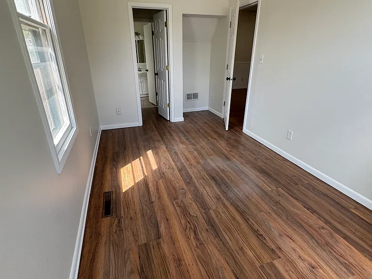535 N Pebble St — Photo 6