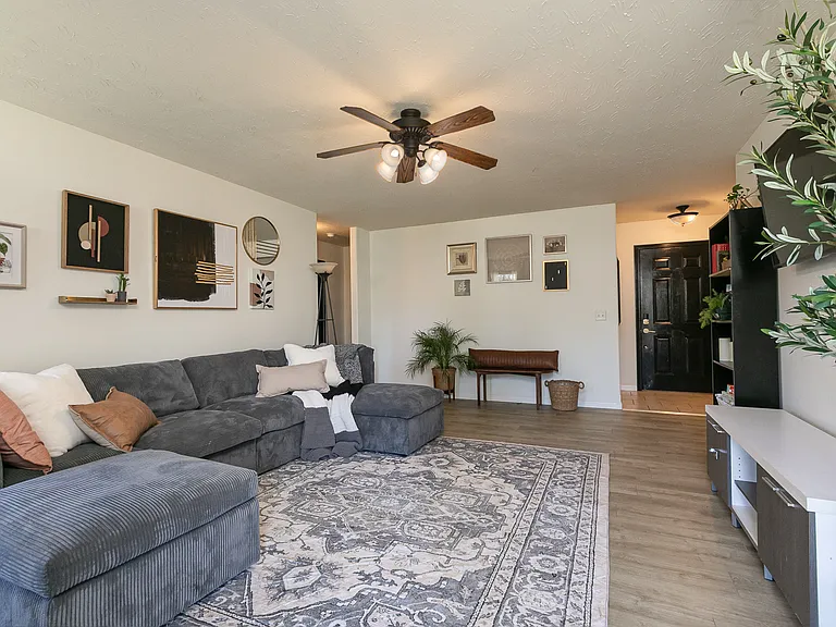1913 E Whetstone Dr — Photo 10