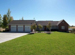 1585 Royal Crest Dr, Elko, NV 89801