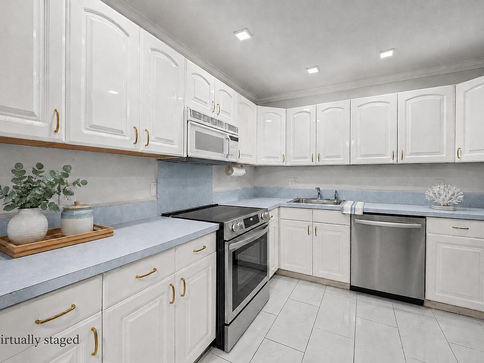 1st image of 22615 SW 66th Avenue #208