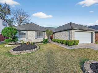 15819 Contender Ln, Friendswood, TX 77546