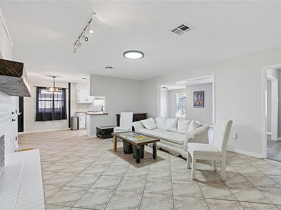 4th image of 3609 W Grandlake Blvd