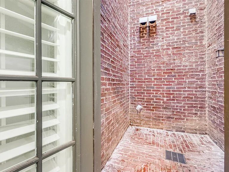 3967 Travis St — Photo 26