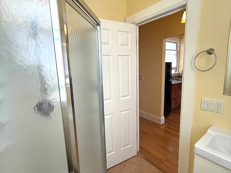 524 Georgia St #304 — Photo 14