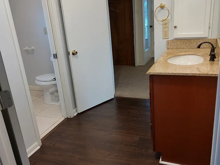 1641 Lakeview Dr #B — Photo 7