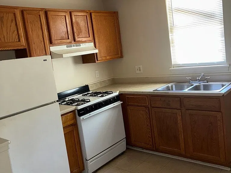 428 S Gilmor St — Photo 2