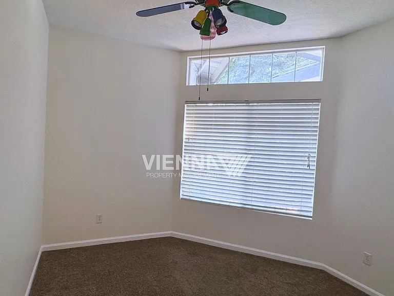 2736 Genesee Dr — Photo 12