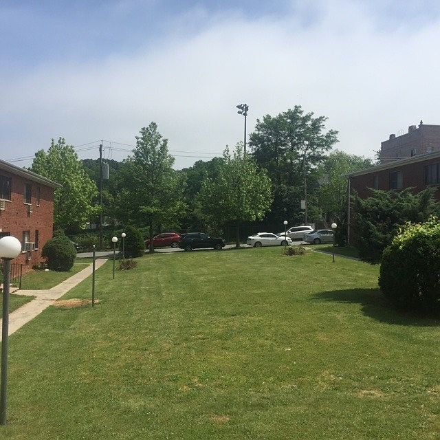 1st image of 109 Lyman Ave APT 2C