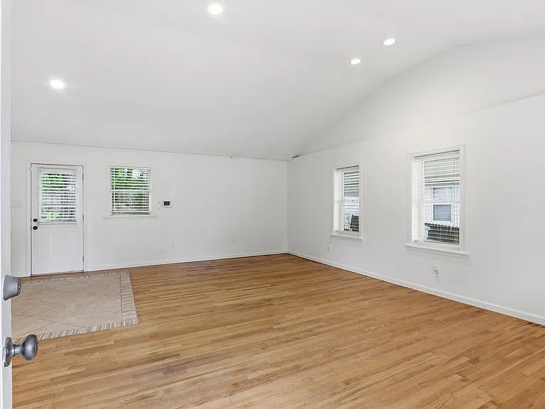 4906 Verne Rd — Photo 11