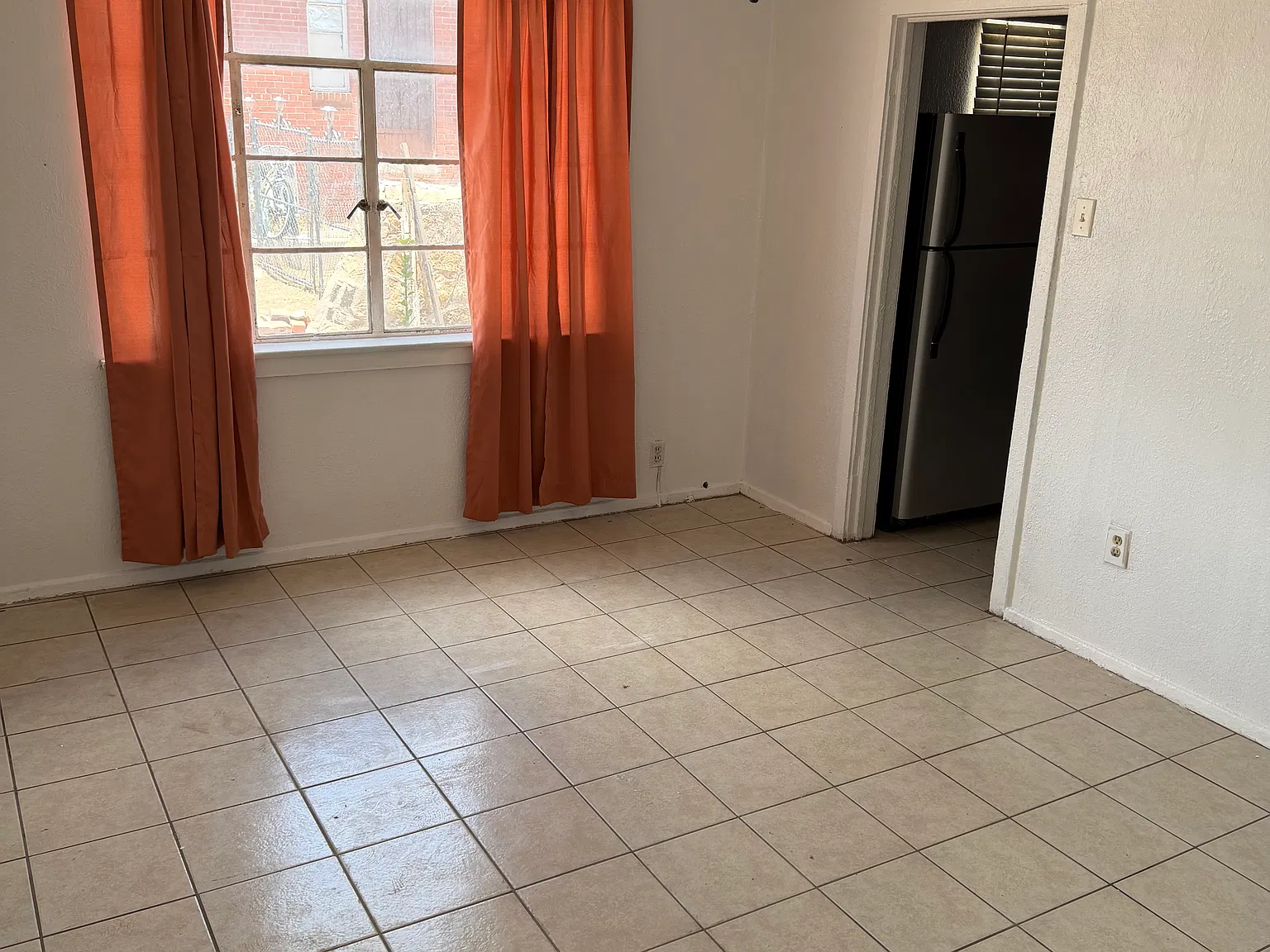 1102 Huckleberry St — Photo 4