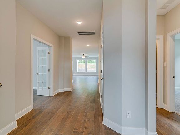 The Claymont - Foyer