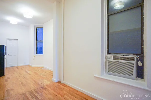 Rented by City Connections Realty | media 16