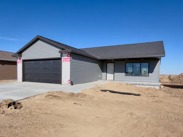 2306 E 41st St, Kearney, NE 68847