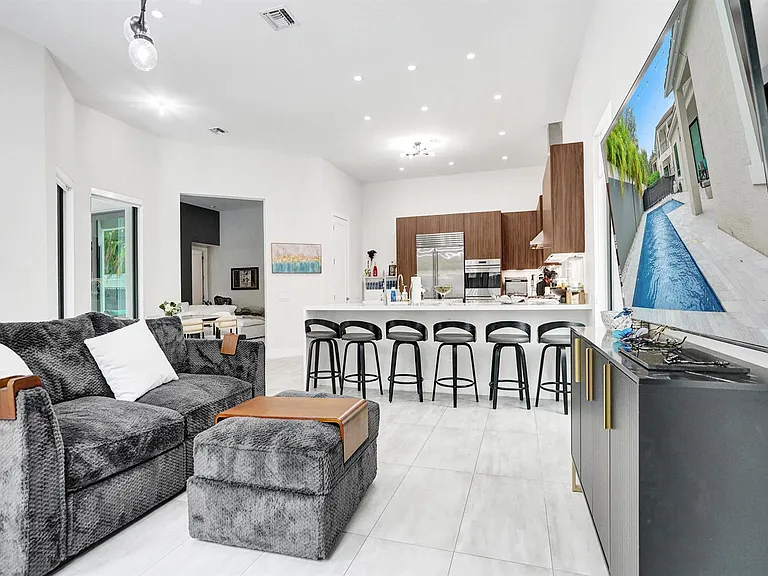 5663 Brookfield Cir W — Photo 18