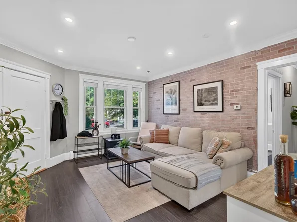 100 1/2 Main St APT M, Andover, MA 01810