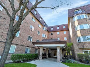 220 S Roselle Rd APT 301, Schaumburg, IL 60193