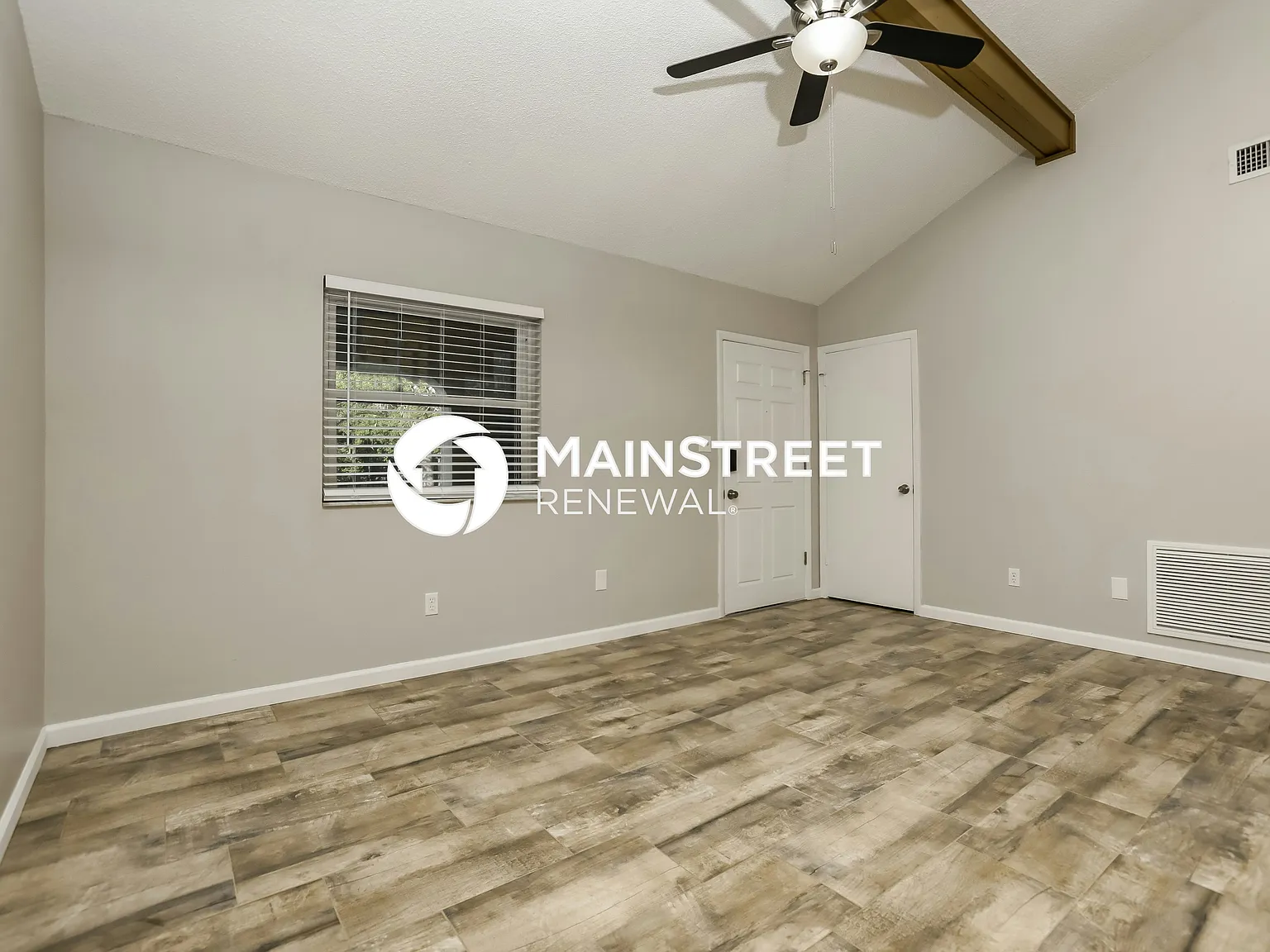 689 Fairchild Ave — Photo 3