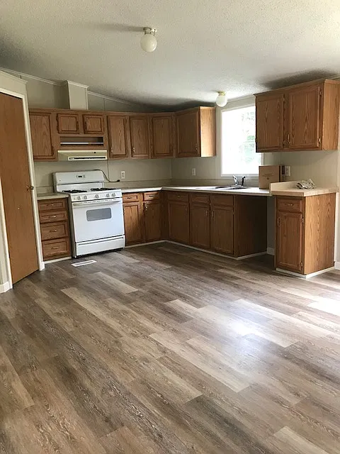 3 bed, $1,800 — Photo 1