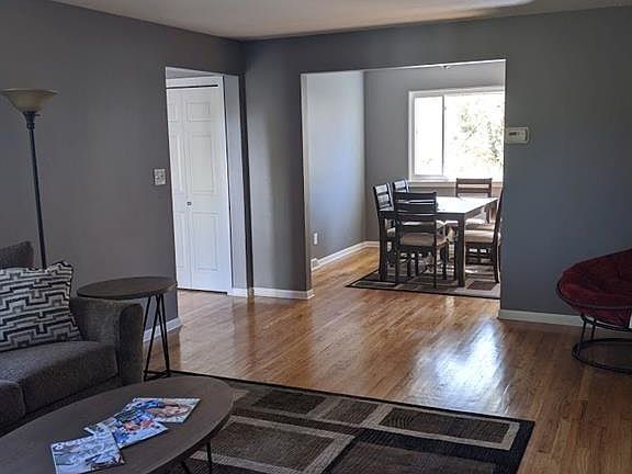 3rd image of 1346 Catherine Dr