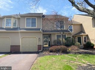 151 Pine Crest Ln, Lansdale, PA