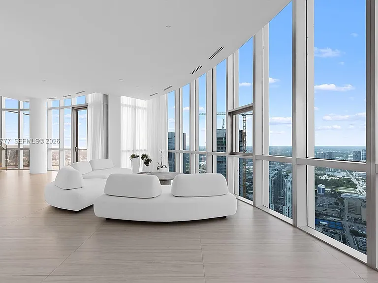 851 NE 1st Ave #Penthouse 5700 — Photo 19