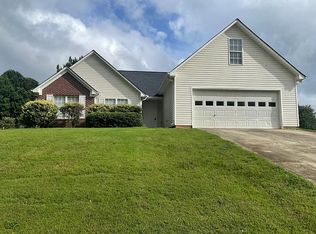 1410 Red Oak Way, Winder, GA 30680