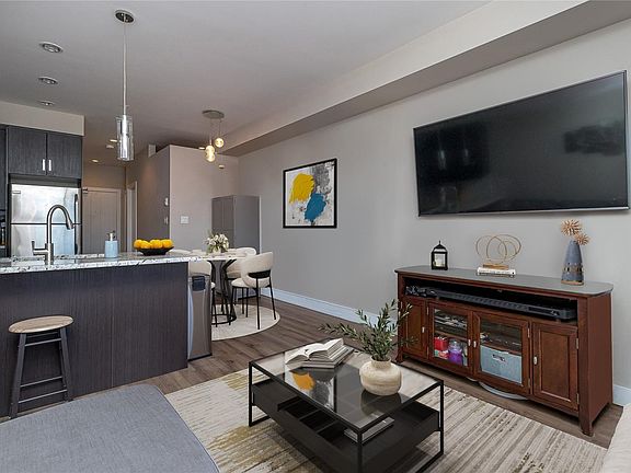 4th image of 2655 Sooke Rd