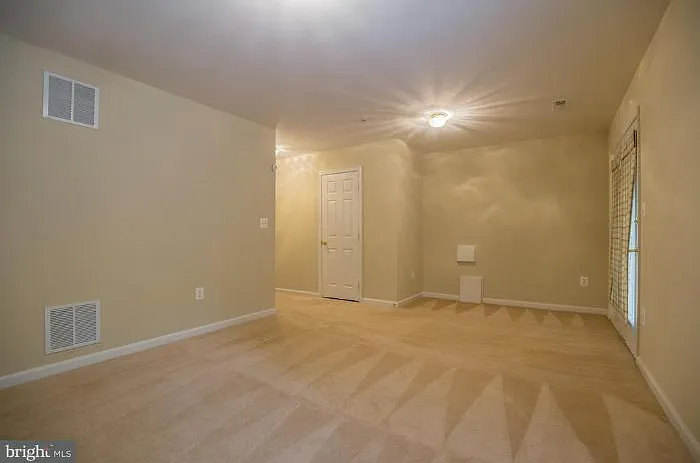 346 Cambridge Pl — Photo 3