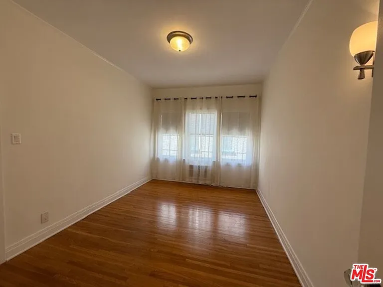 747 S Mansfield Ave #4 — Photo 16