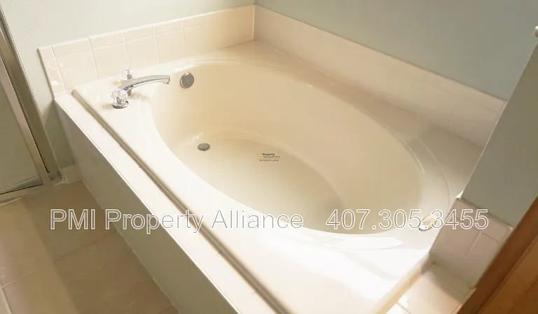 1521 Parkglen Cir — Photo 13